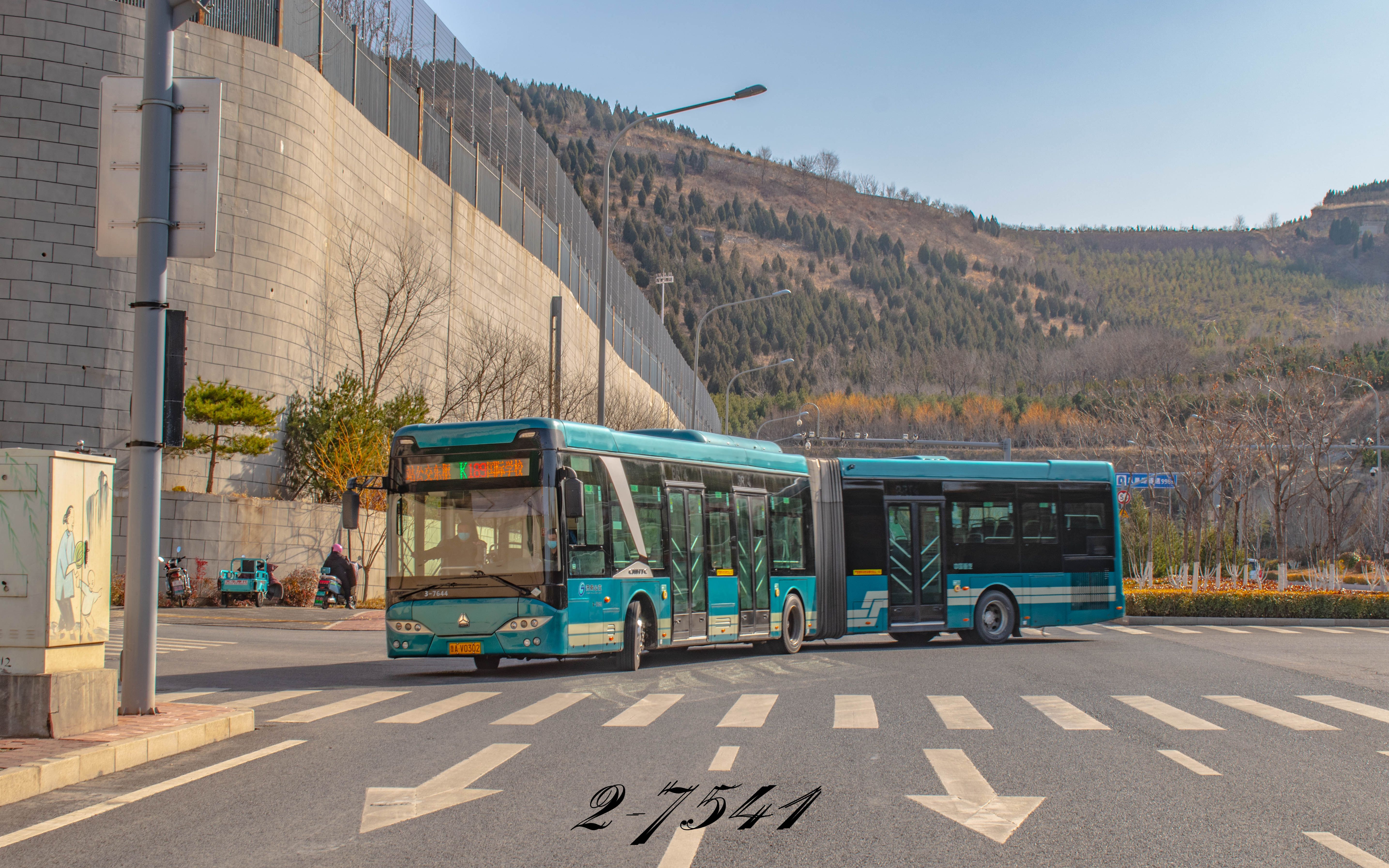 [pov141]高峰客流增长到用18米的大线路——济南公交k189路(托马斯