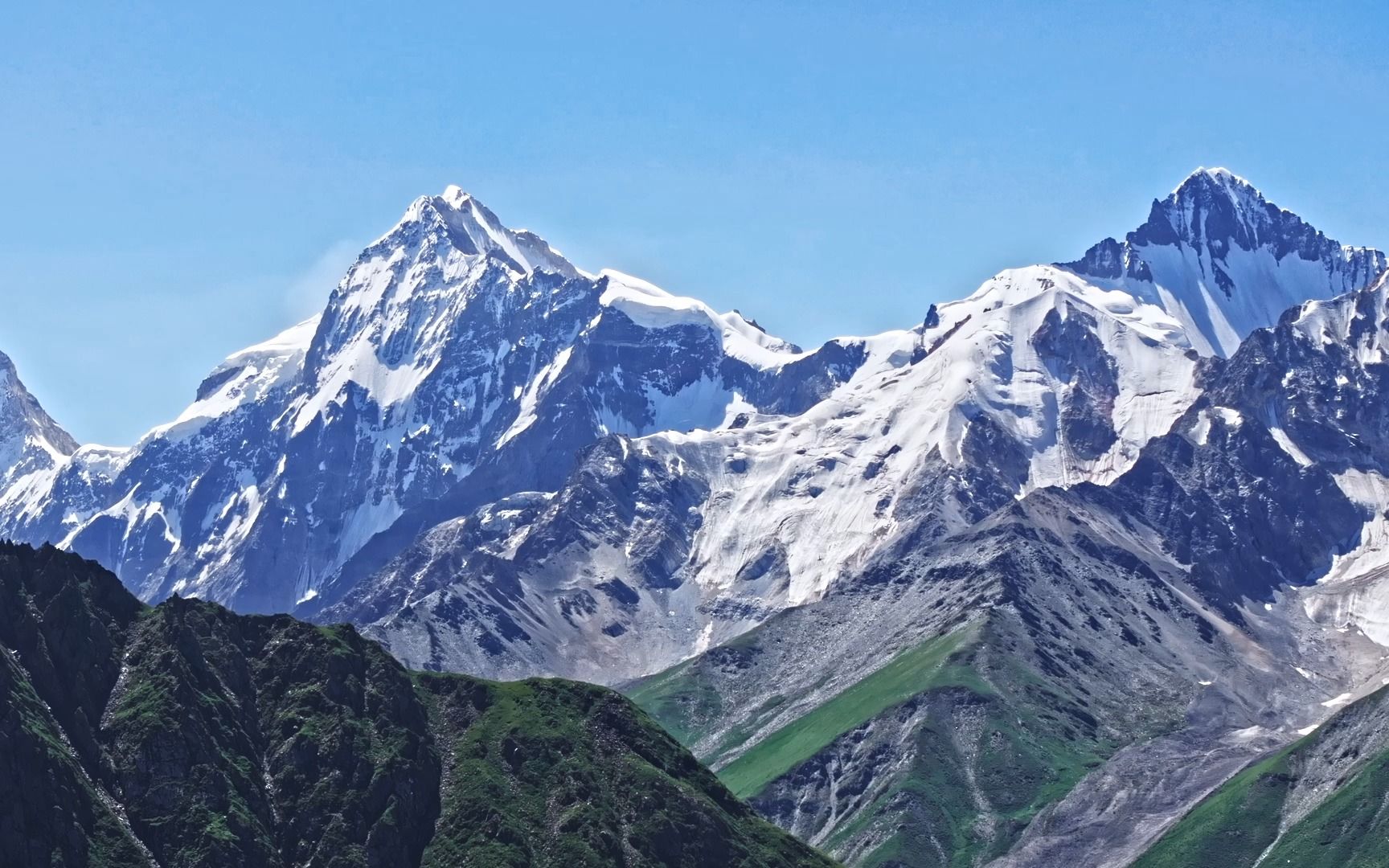 伊利·夏塔雪山,现在新疆为数不多的能在夏天近距离观看的雪山