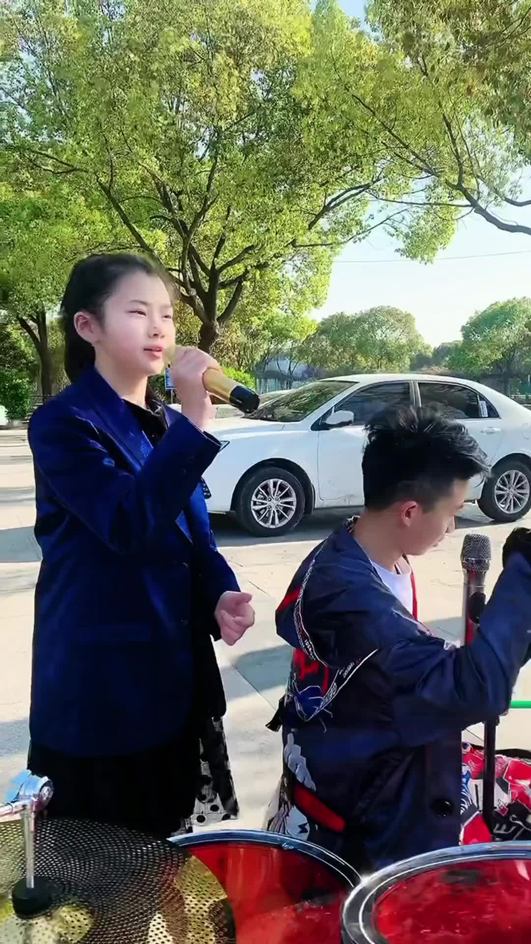 大风吹小天一雨儿爱唱歌音乐