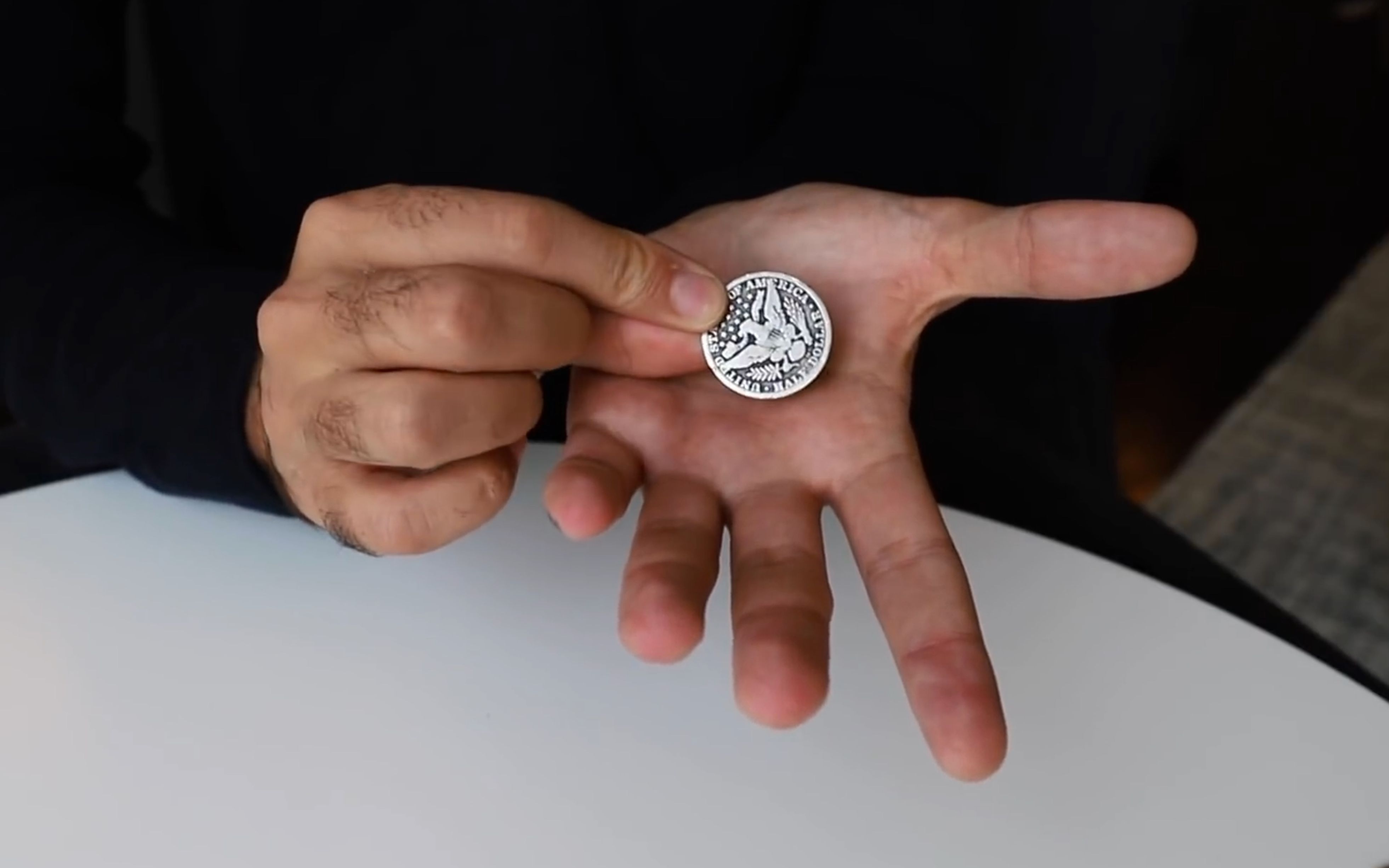 alex pandrea教你瞬间让硬币消失_硬币基础手法第2集【魔术教学】