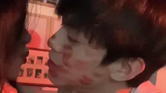 摊牌了，我们就是亲吻狂魔！