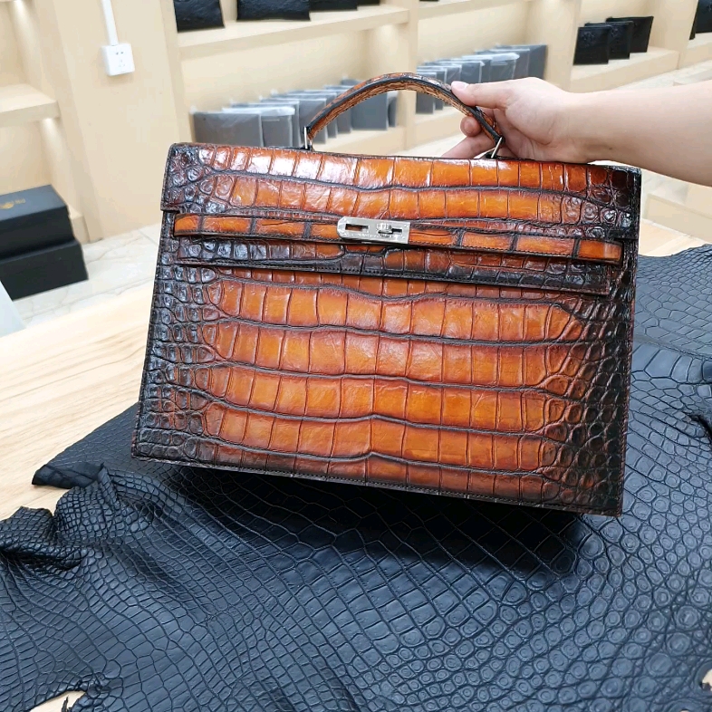 擦色鳄鱼皮公文包
