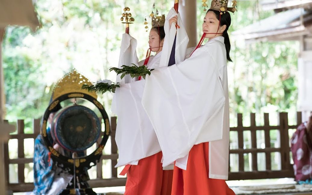 巫女神乐舞美保神社巫女舞朝御膳祭真ノ舞