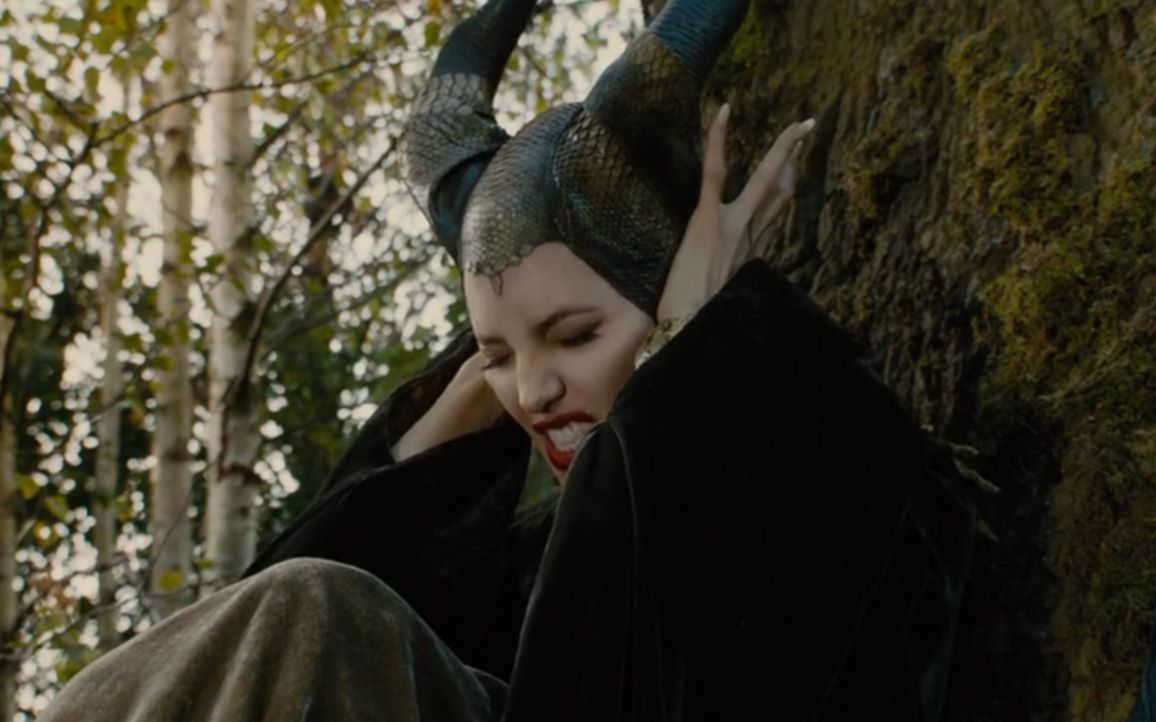 被渣男骗了身子砍了双翼一代女妖王终于黑化对无辜婴儿下起黑手