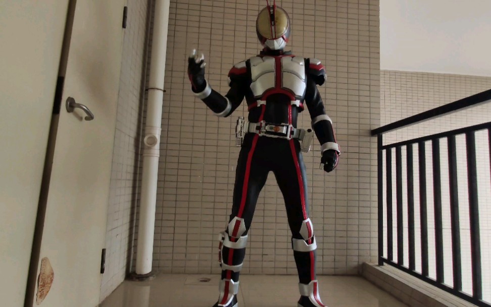 假面骑士555皮套试穿甩手还是甩不出内味慢慢练习吧嘿嘿