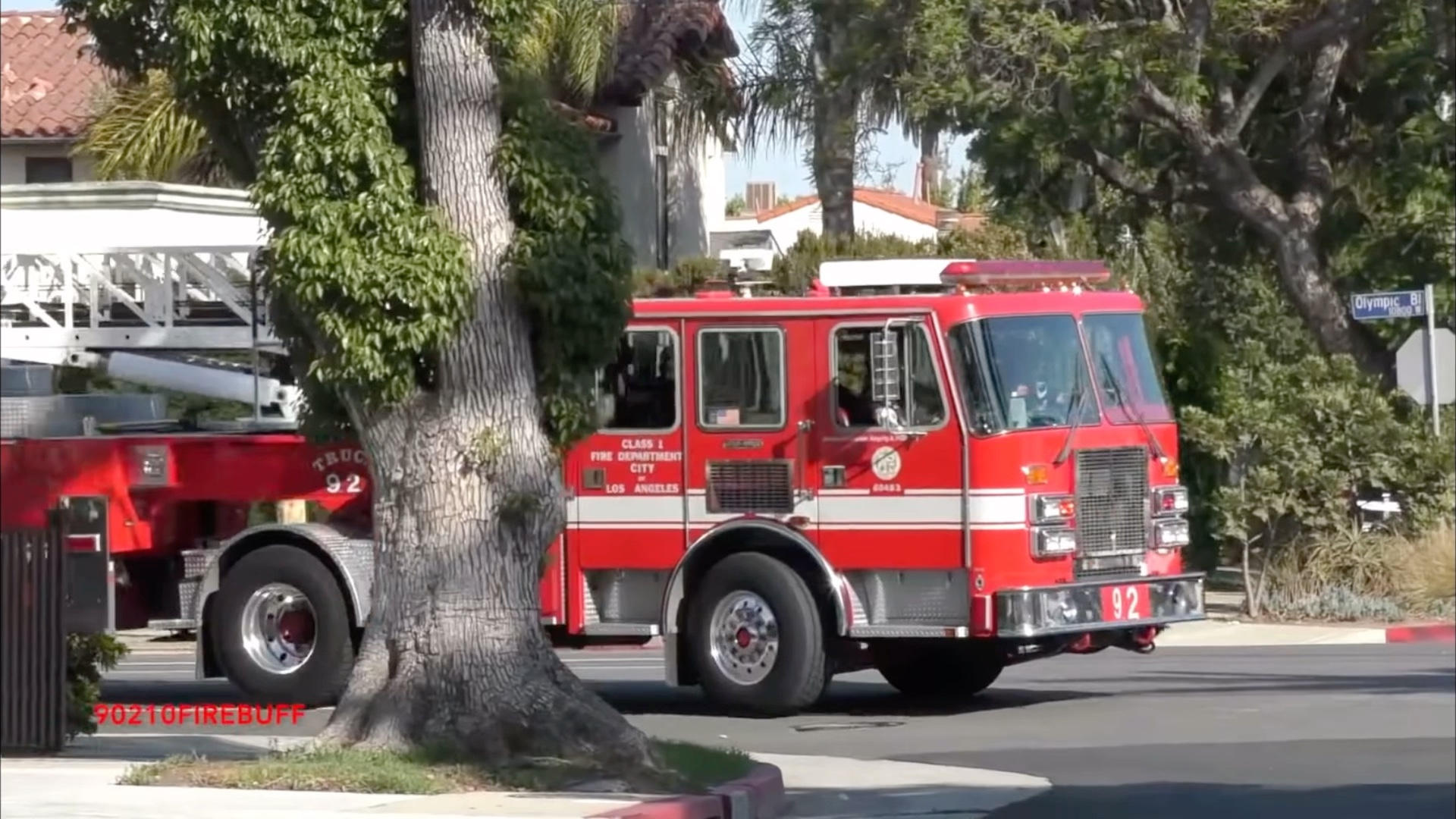 LAFD:救护车、水罐车、云梯车出警合集哔哩哔哩bilibili