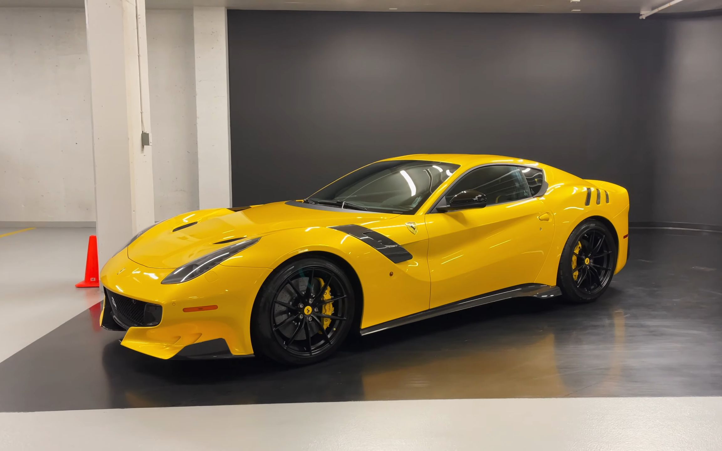 【4k】ferrari f12 tdf limited edition - review   walkaround