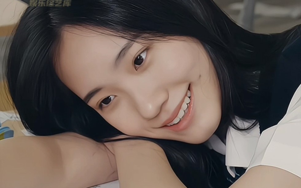 小s的15岁二女儿许韶恩,出演mv女主角,有网友说许韶恩长得很像姨妈