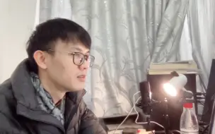 Video herunterladen: 当网课老师发现可以视频点名之后学生都要疯了