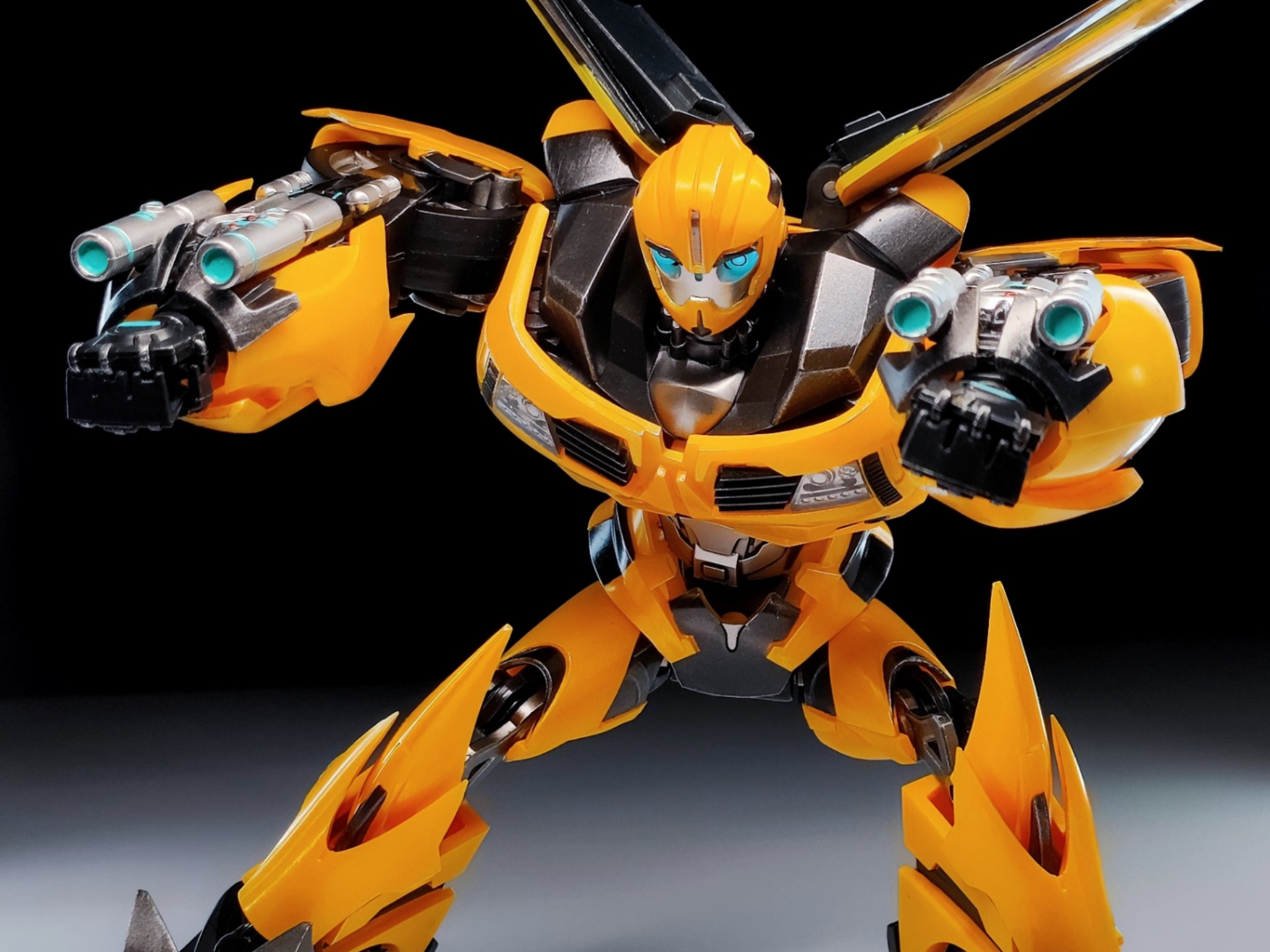 最还原的领袖之证大黄蜂?