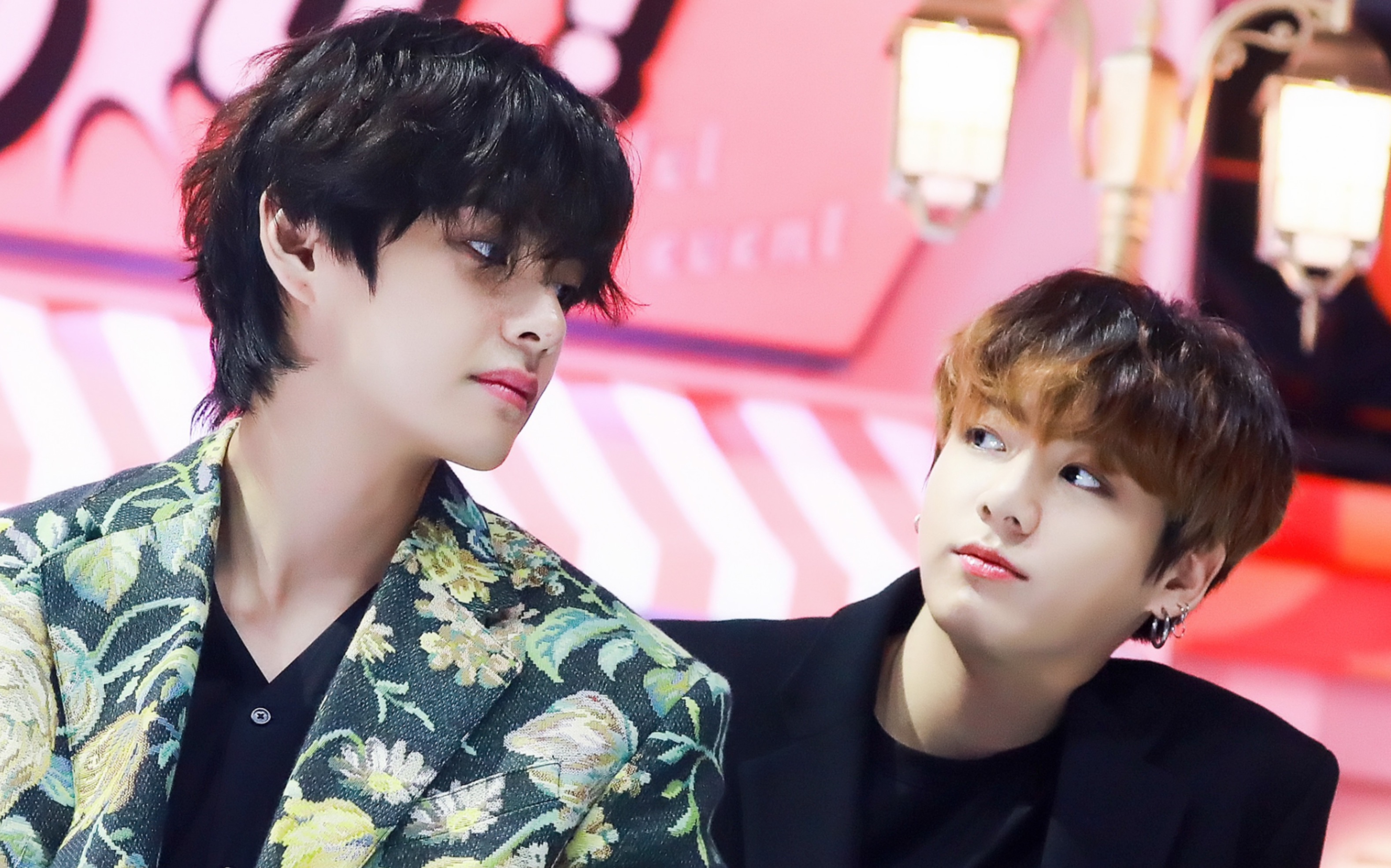 0105金唱片 当众搂怀里 这已经说明一切了!