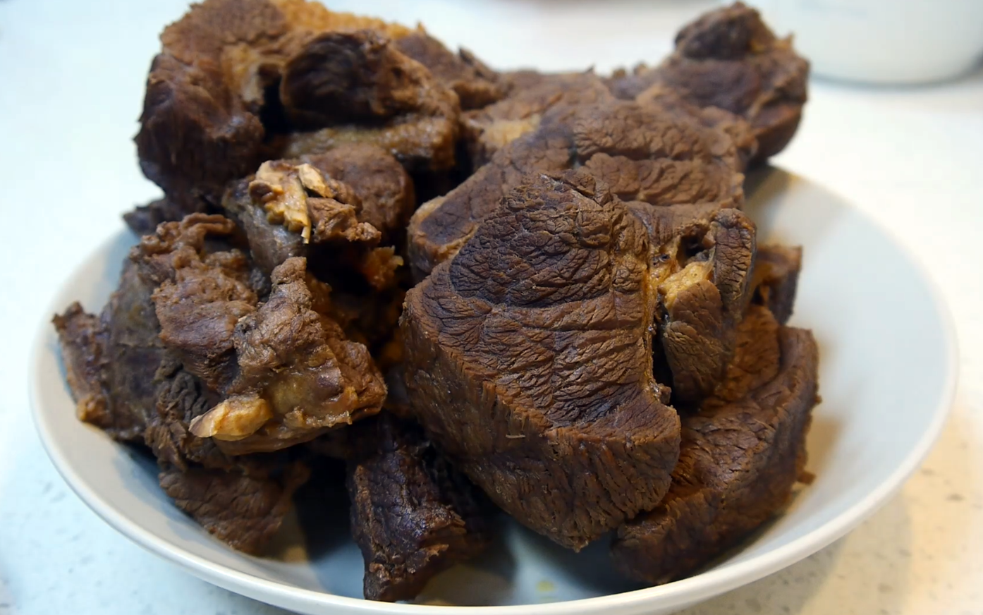 【妇男日常】让冰箱里永远有一坨肉在等你 香卤牛肉