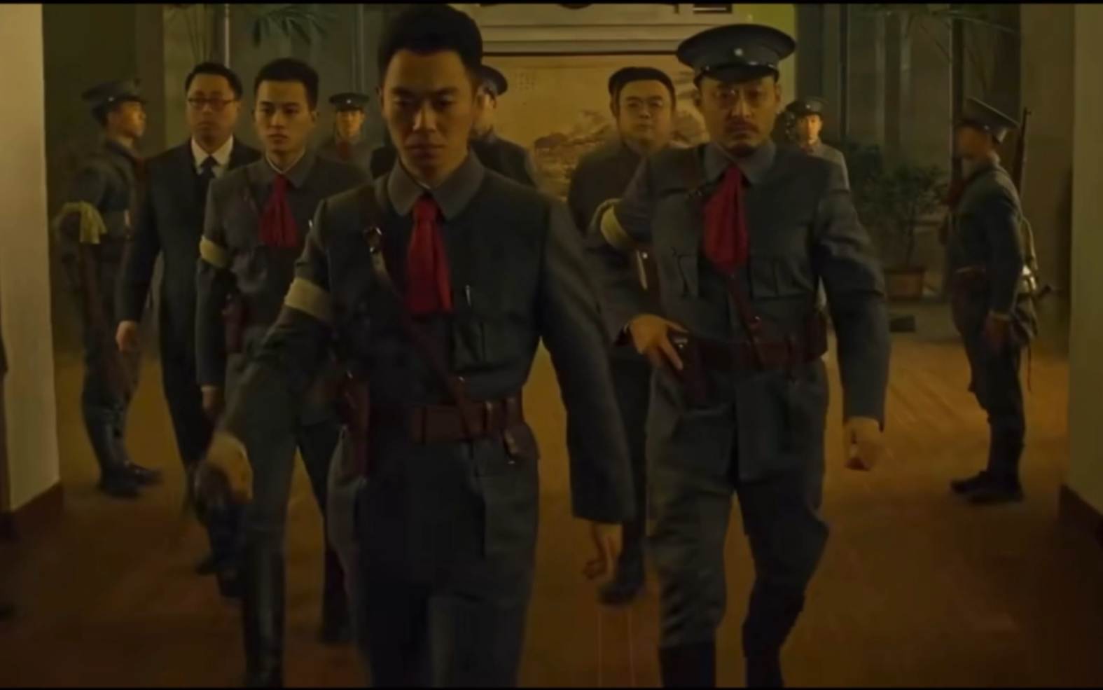 "南昌起义定于八月一日凌晨四点举行,口令:河山统一"