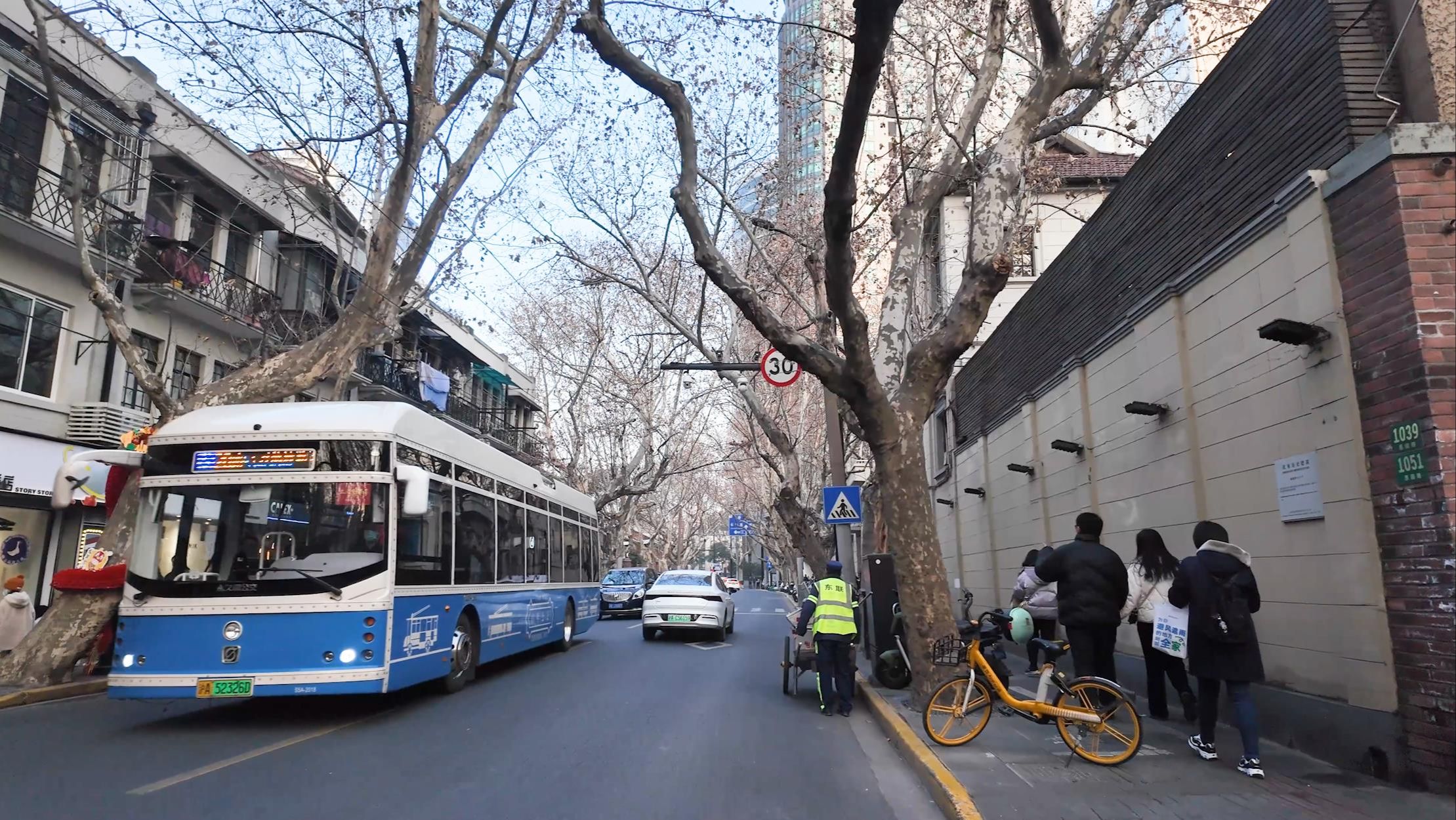 愚园路|游览 上海 市区|历史洋房街区|静安街区|静安寺地铁站|南京西路 长宁街区|愚园路|洋房别墅小楼街区|静安街区|市区街景|南京西路 地铁2号线|静安寺地...