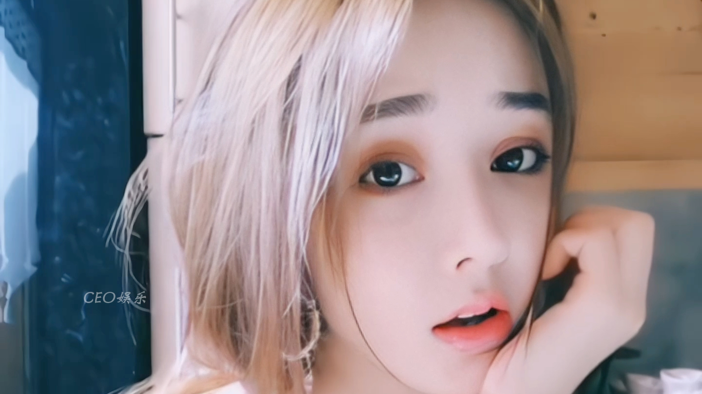 她是初代网红的美女代表,如今加入了无忧传媒,严谨到底有何魅力呢?