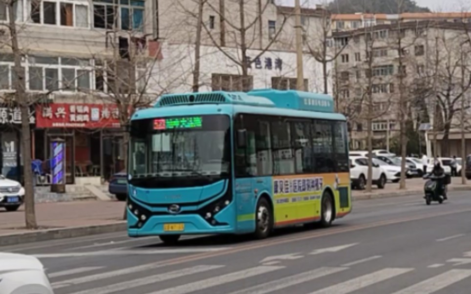 大连公交523路比亚迪k7通过黑石礁街