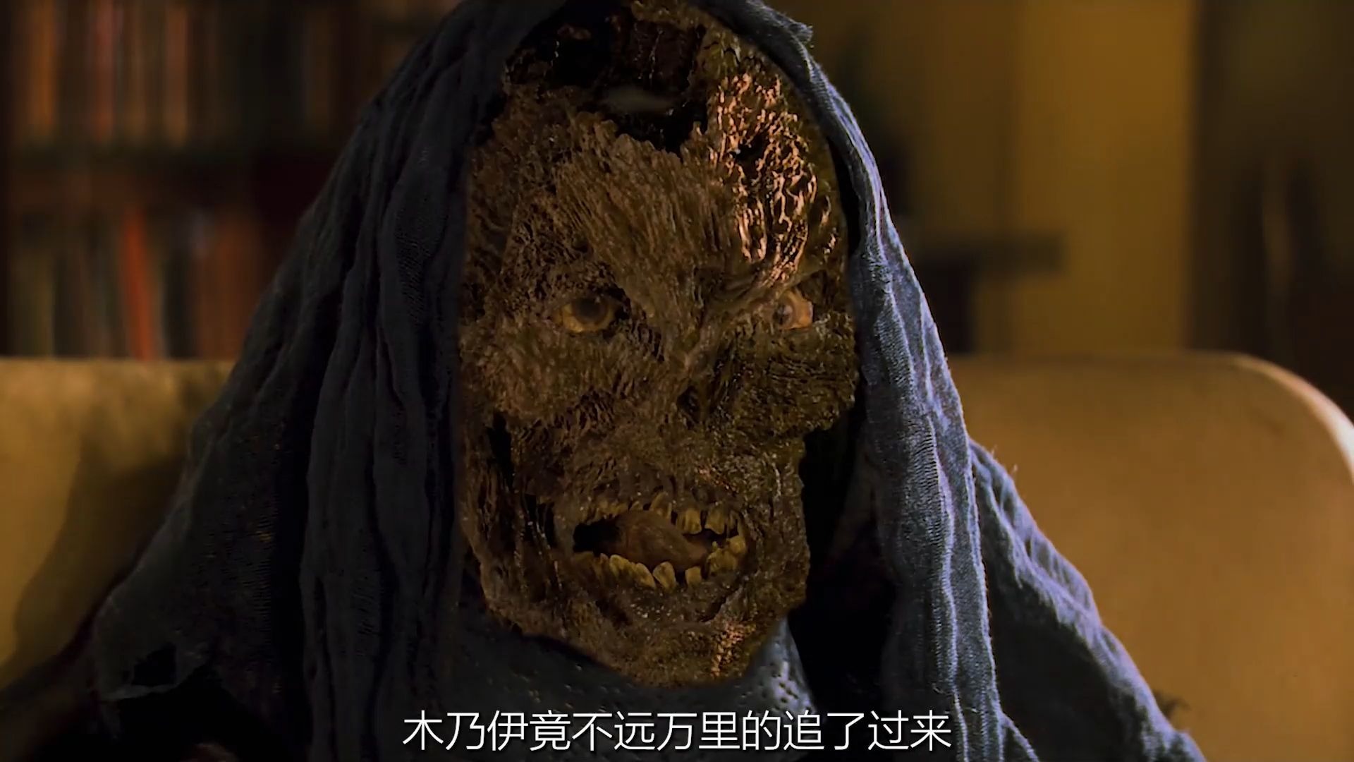 你敢相信这是20年前的特效,放在现在都非常炸裂,木乃伊系列电影
