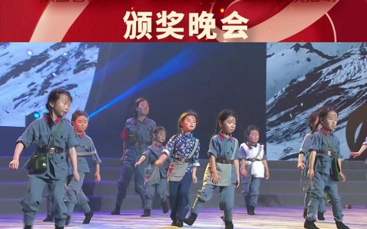 [图]3、情景表演：《战地山花别样红》