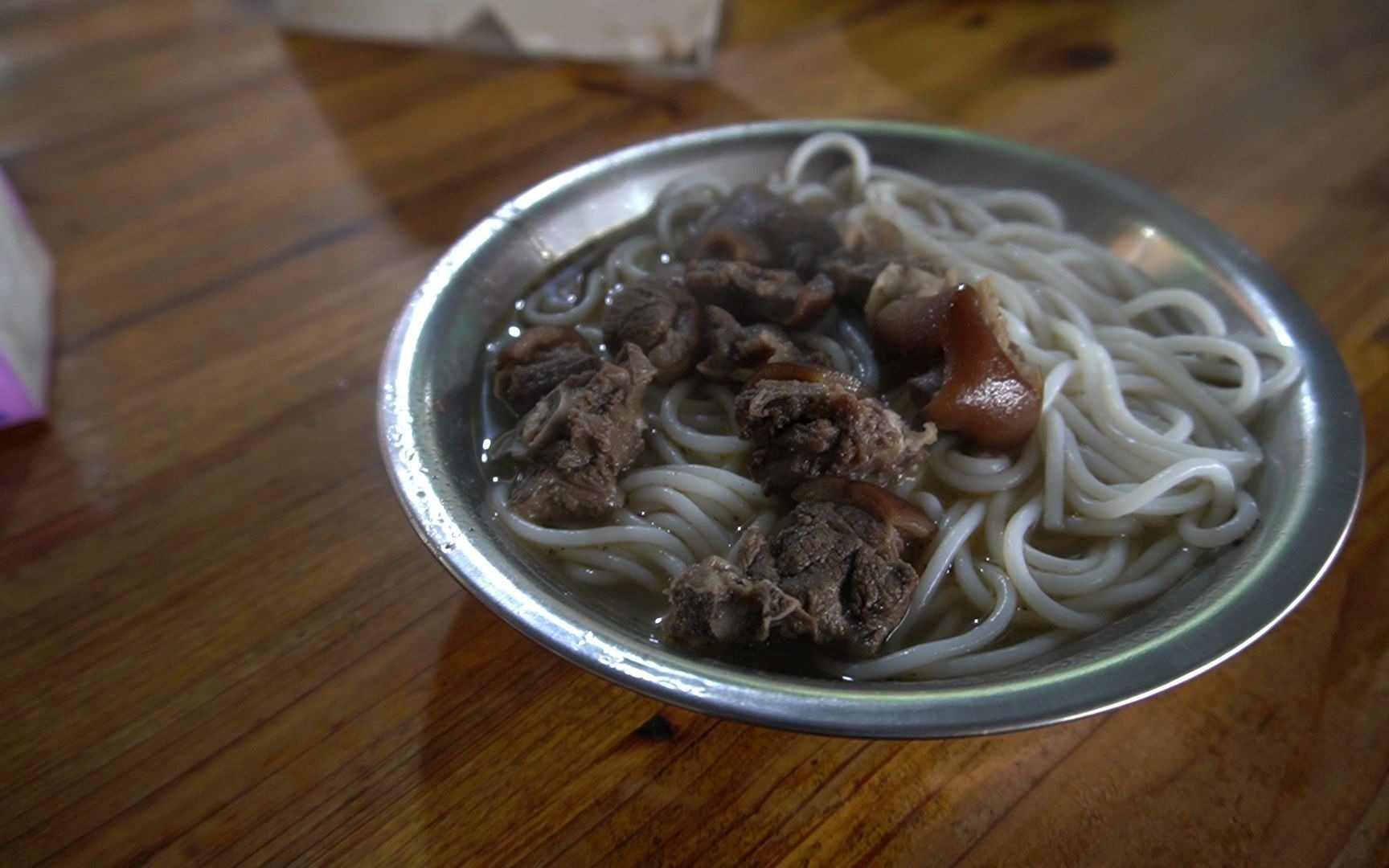 活动  广西桂林菜市场狗肉粉,10块一碗,不怕没生意