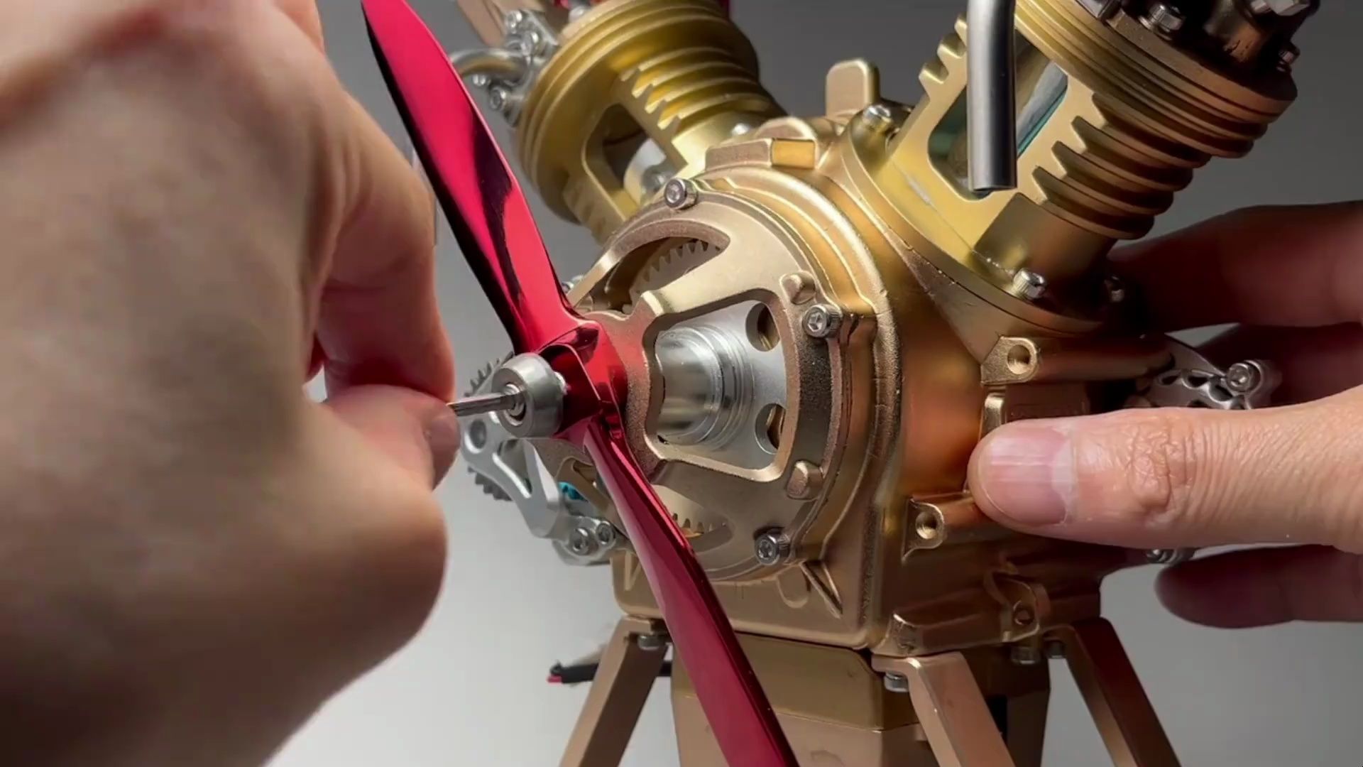 v2发动机 每一个细节不要太完美