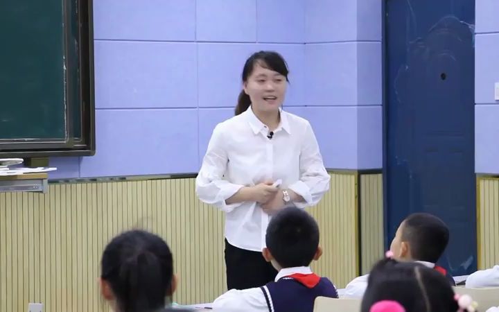 [图]部编版小学道德与法治二下:《装扮我们的教室》优质公开课获奖课 (有课件教案 ) 二年级下册