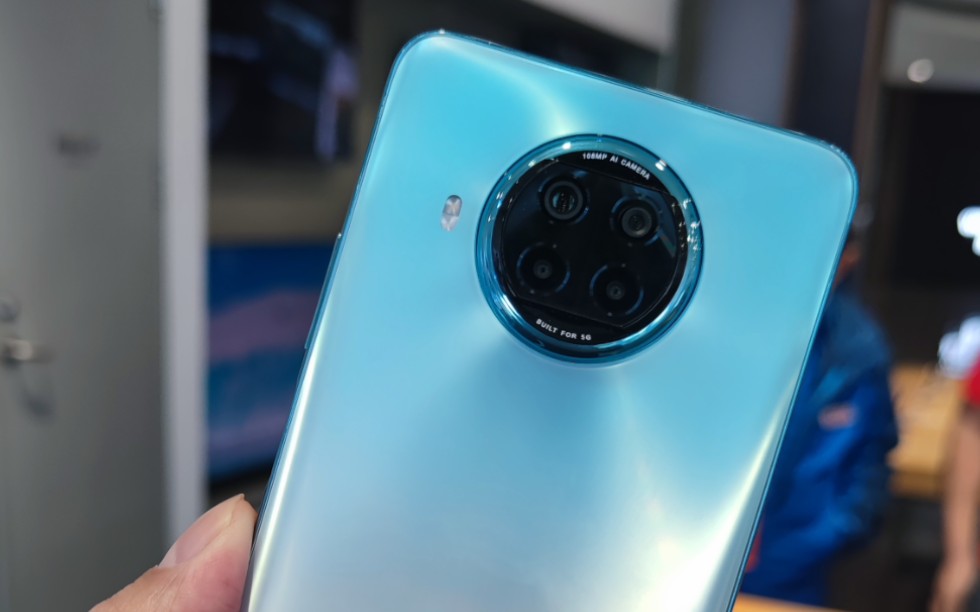 红米redminote9系列体验感受湖光秋色很赞摄像头有三种看看吧