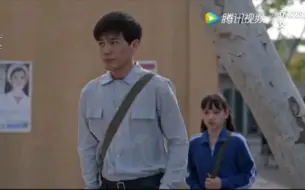 Tải video: 《乔家的儿女》：乔一成护送乔四美上学这段，给我帅惨了！