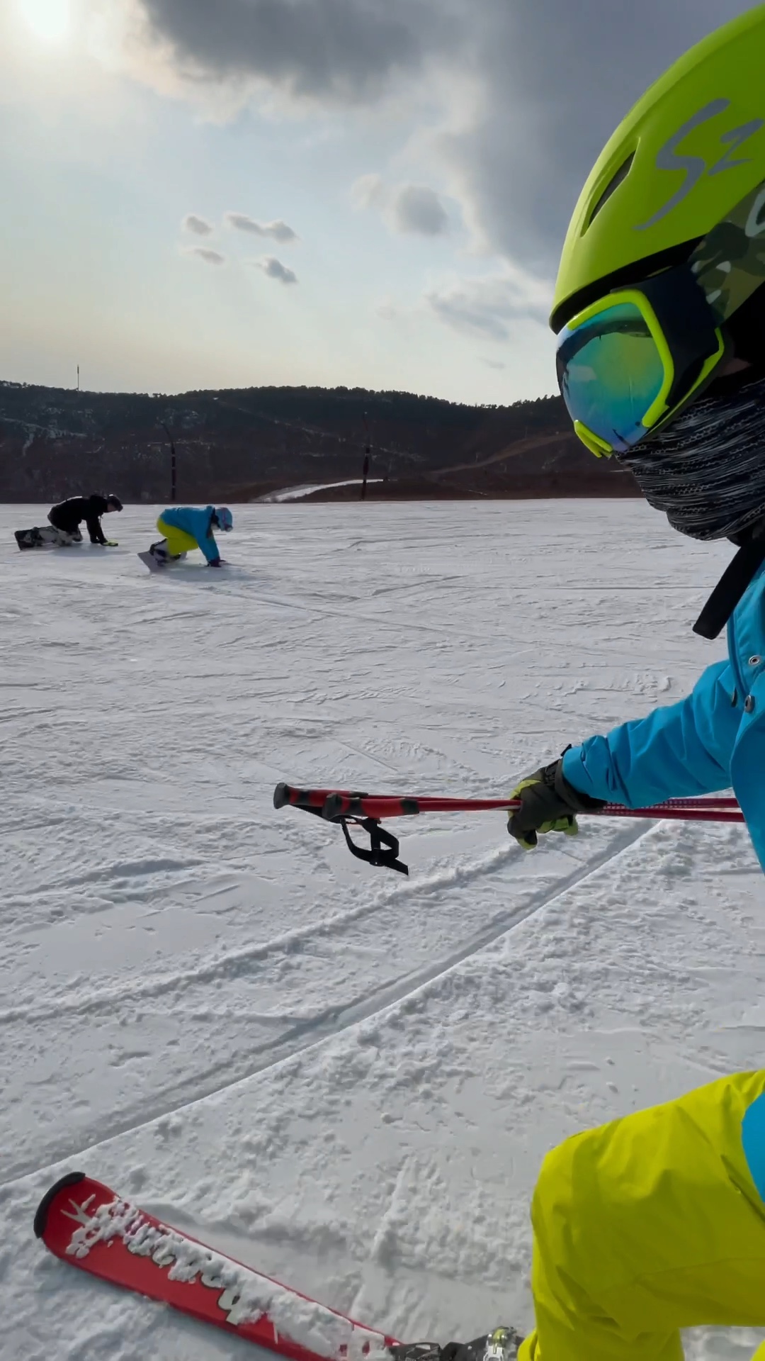 手持iphone拍摄4k hdr 滑雪第一视角#滑雪 #双板滑雪_哔哩哔哩_bili