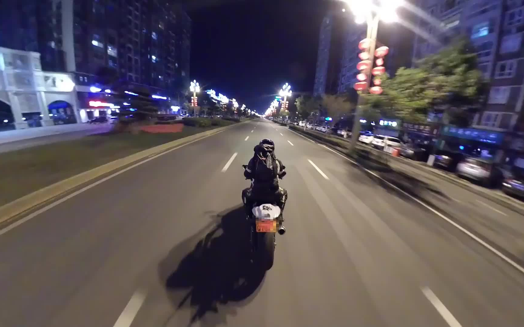 晚上骑摩托车夜路图片图片