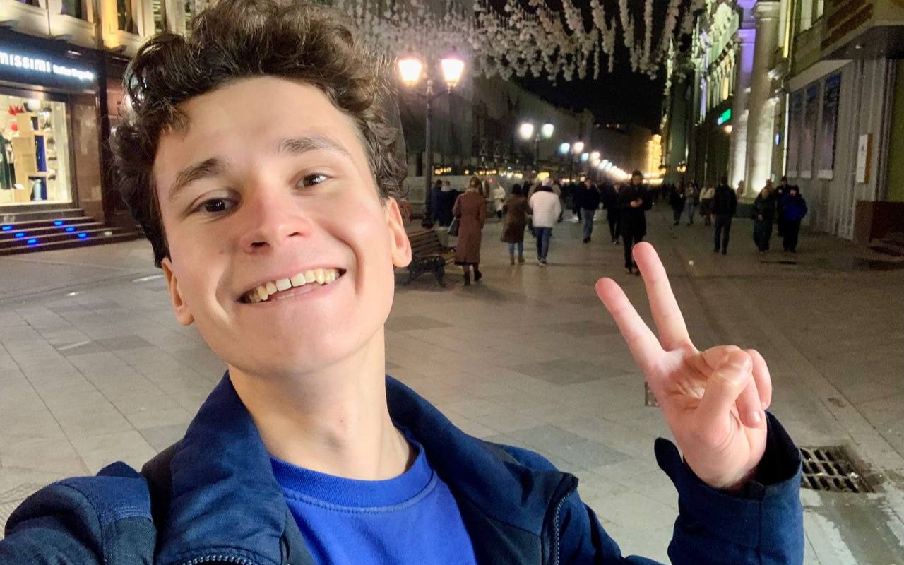 俄罗斯男子4分钟学会中文 || 显示我今年九月参加莫斯科马拉松的地方