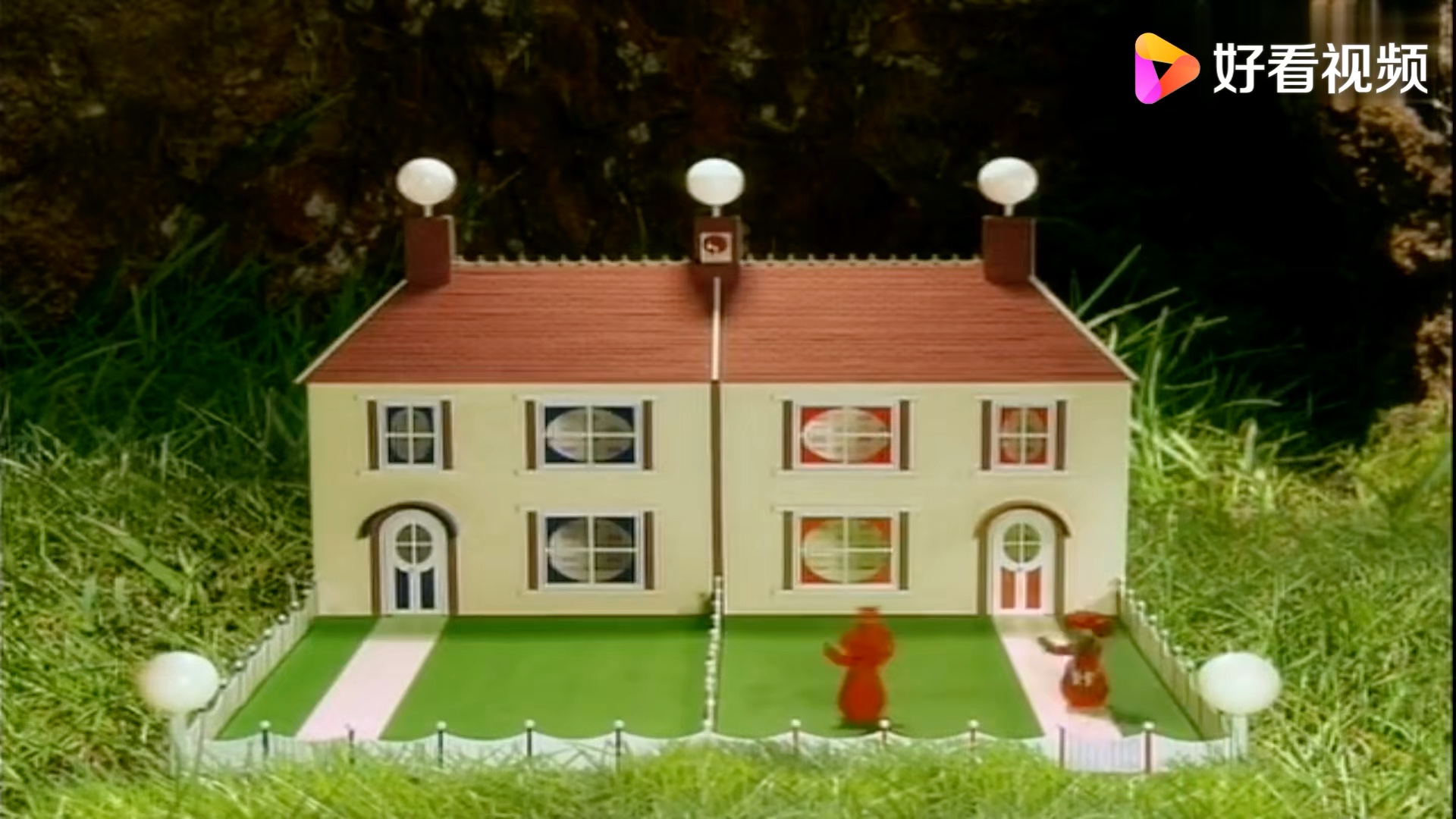 花园宝宝:孩子们在树上,小点点先生和夫人,又得自己回家去了