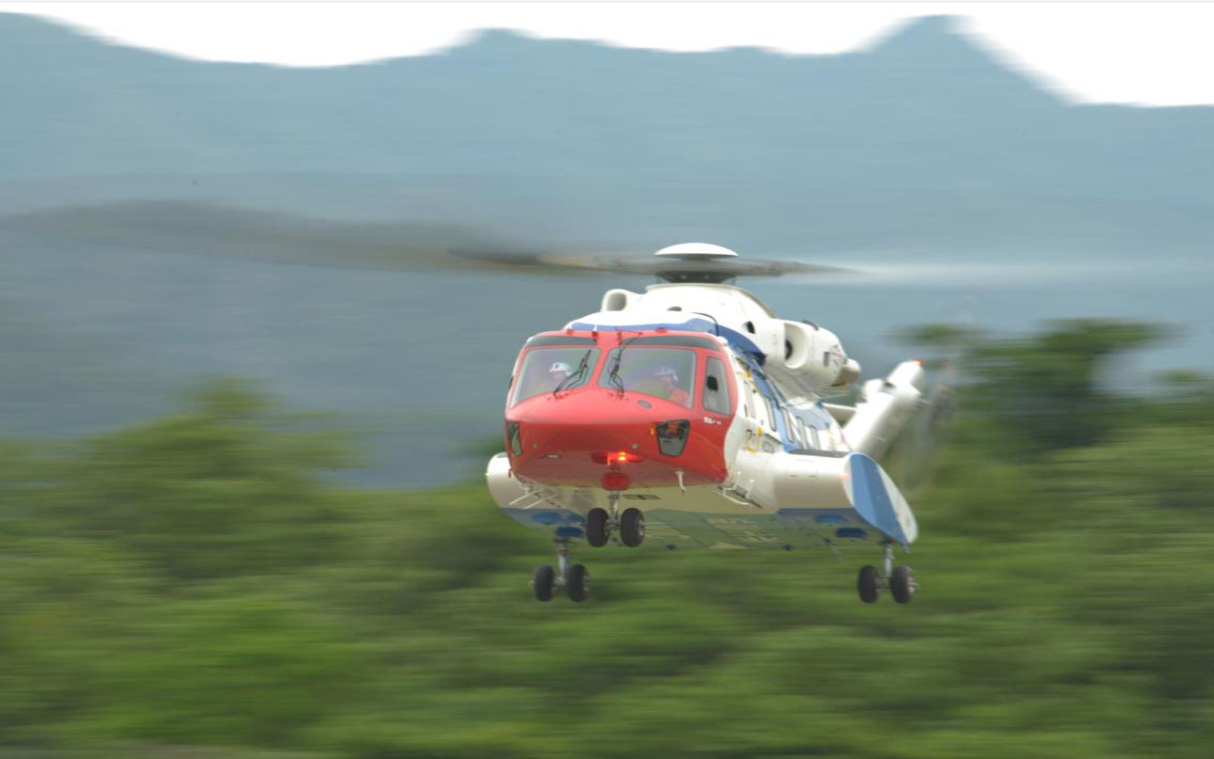 起飞重量超20吨国产ac313a重型直升机成功填补了中国空白