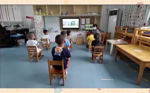 [图]幼师必备 幼儿园教案 幼儿园公开课 小班语言 小鸡球球藏猫猫