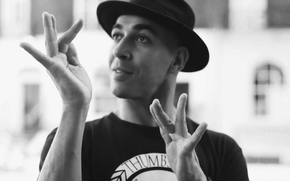 世界舞王salah用手指舞演绎中国古典音乐