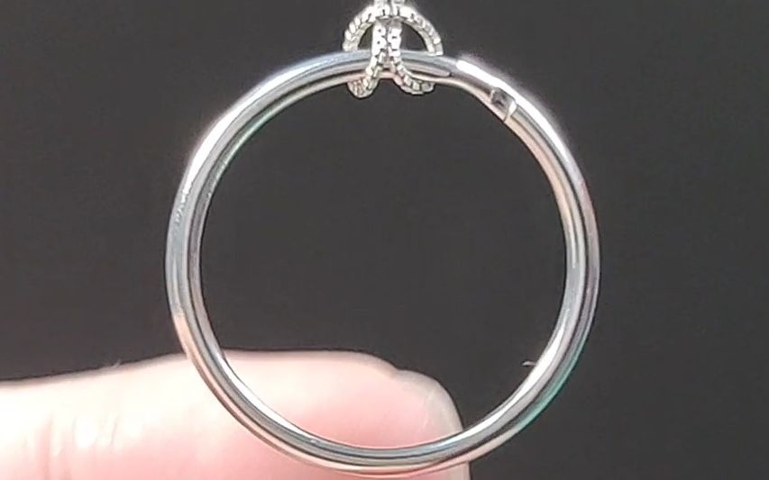 这是魔术?明日环穿项链的原理是什么?