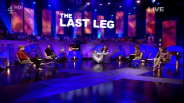 [图]【生肉】大卫田亮相《The Last Leg》片段