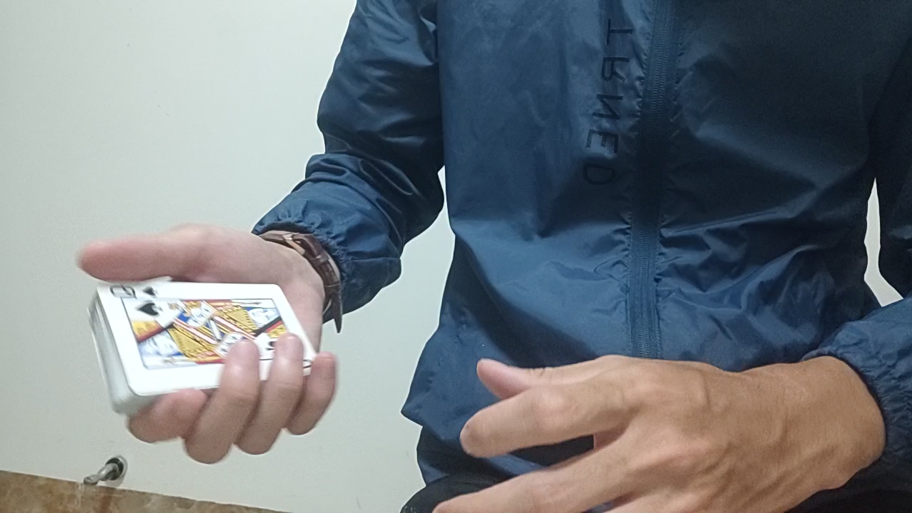 非常好用的展牌变牌手法,分享给大家.