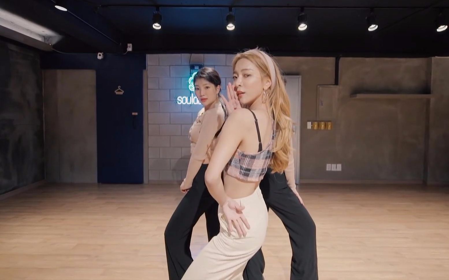 f(x)月神 luna - do you love me 舞室版舞蹈 公开