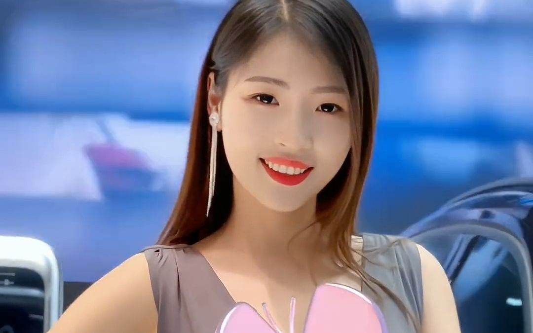 车模小姐姐 #大长腿 #好看的小姐姐 #抖音带你看车展 #可欣宝宝