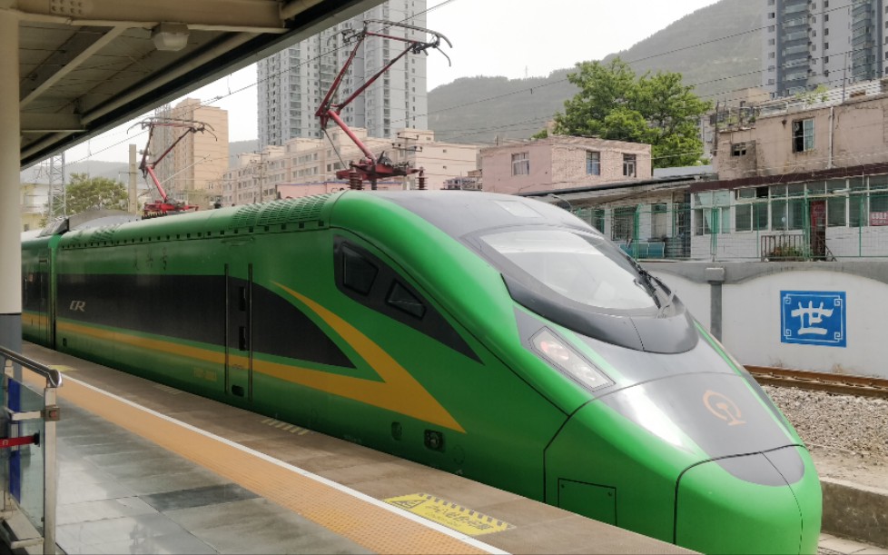 兰州西站←兰州站北侧展望 cr200j垃圾桶担当