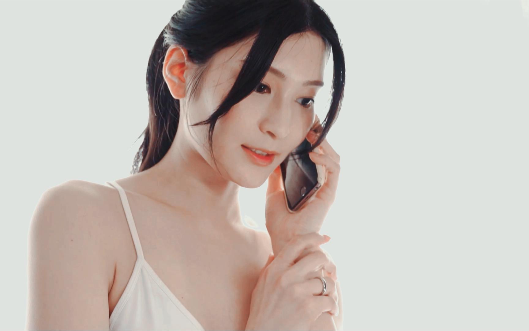 盛世美颜:她本庄铃,给我打电话呀呀呀呀