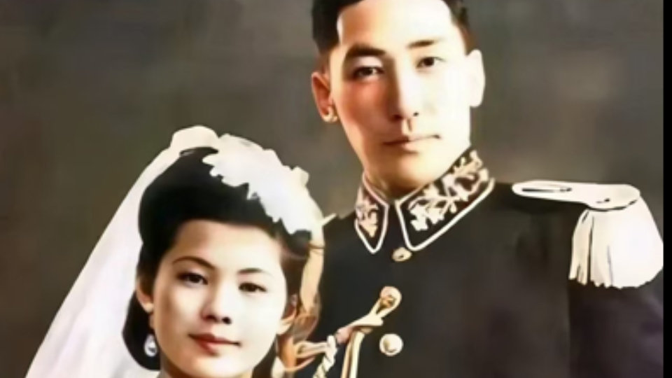 1944年,蒋纬国与石静宜结婚,郎才女貌,十年后妻子难产病逝哔哩哔哩bilibili