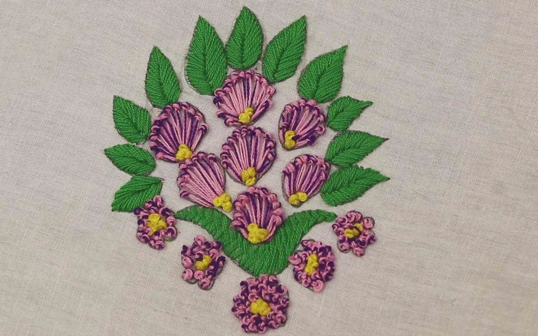 简单小花的刺绣方法可以绣在衣服上穿起来非常漂亮