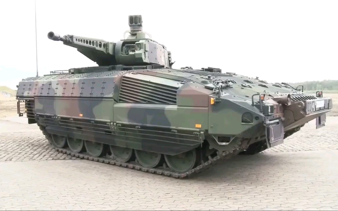 【军事】德国陆军"美洲狮"步兵战车展示(2015)