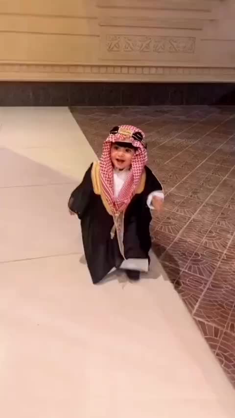 沙特小王子好可爱!!!_哔哩哔哩_bilibili