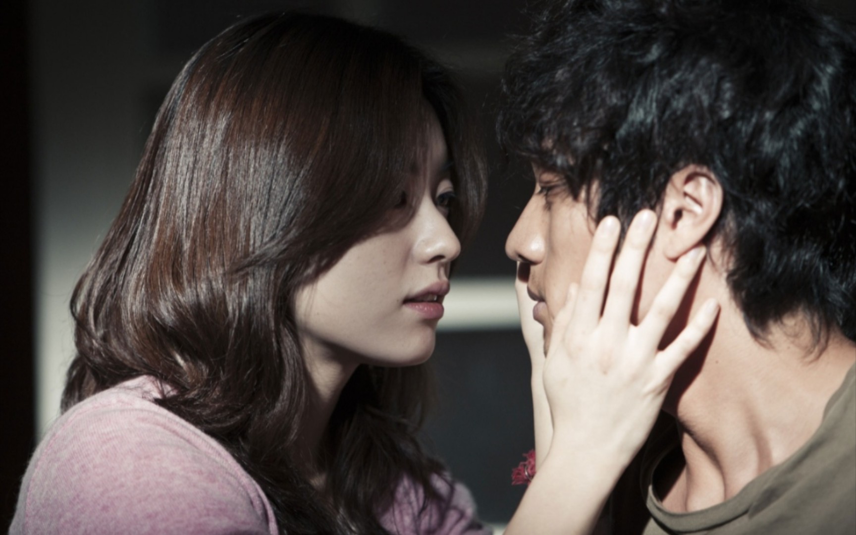 【只有你】"因为看不清,所以可以听得更清楚.