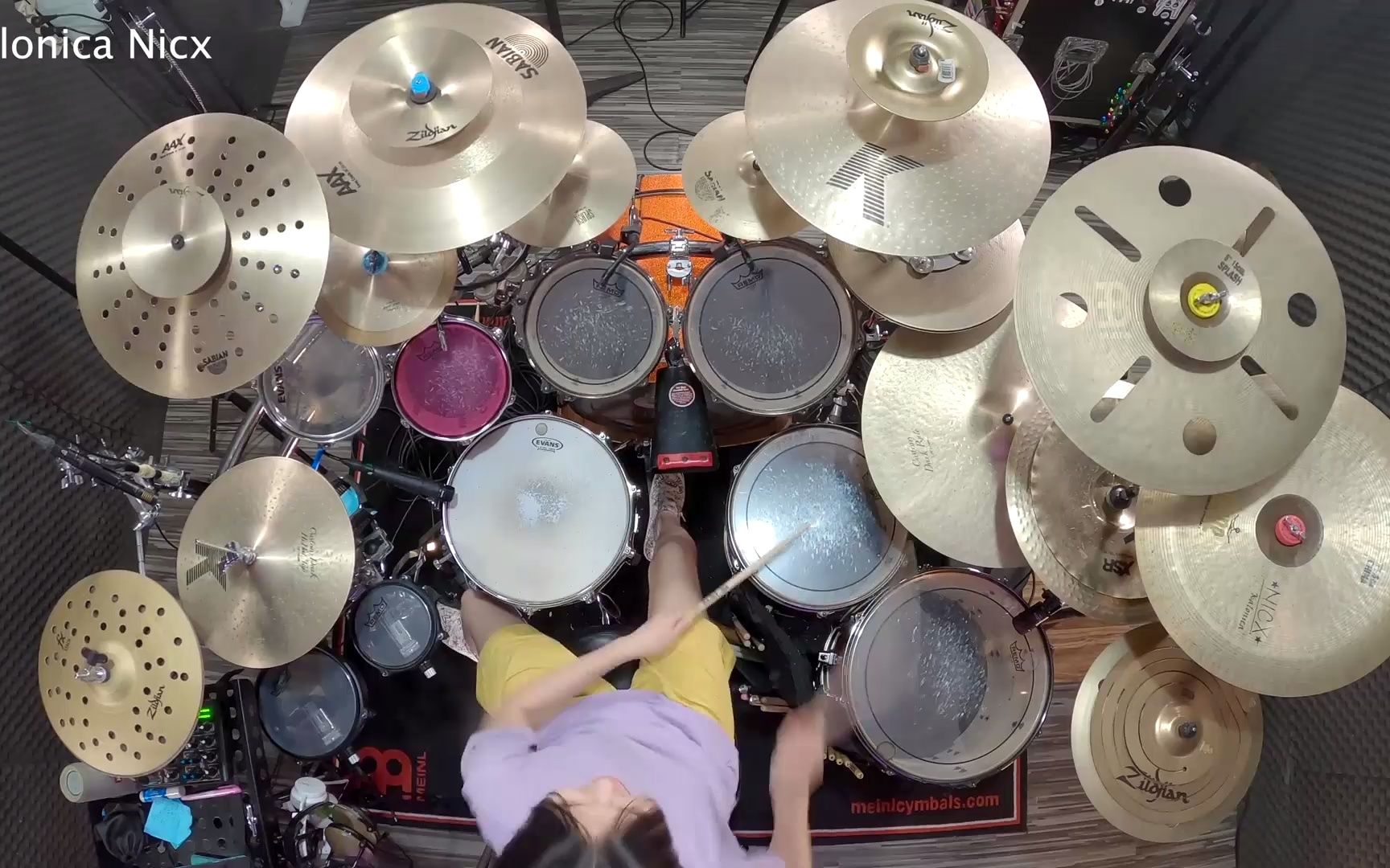 [图]【卡罗尼卡尼克斯·架子鼓翻打】Hallowed Be Thy Name - Iron Maiden Drum Cover by KALONICA NICX