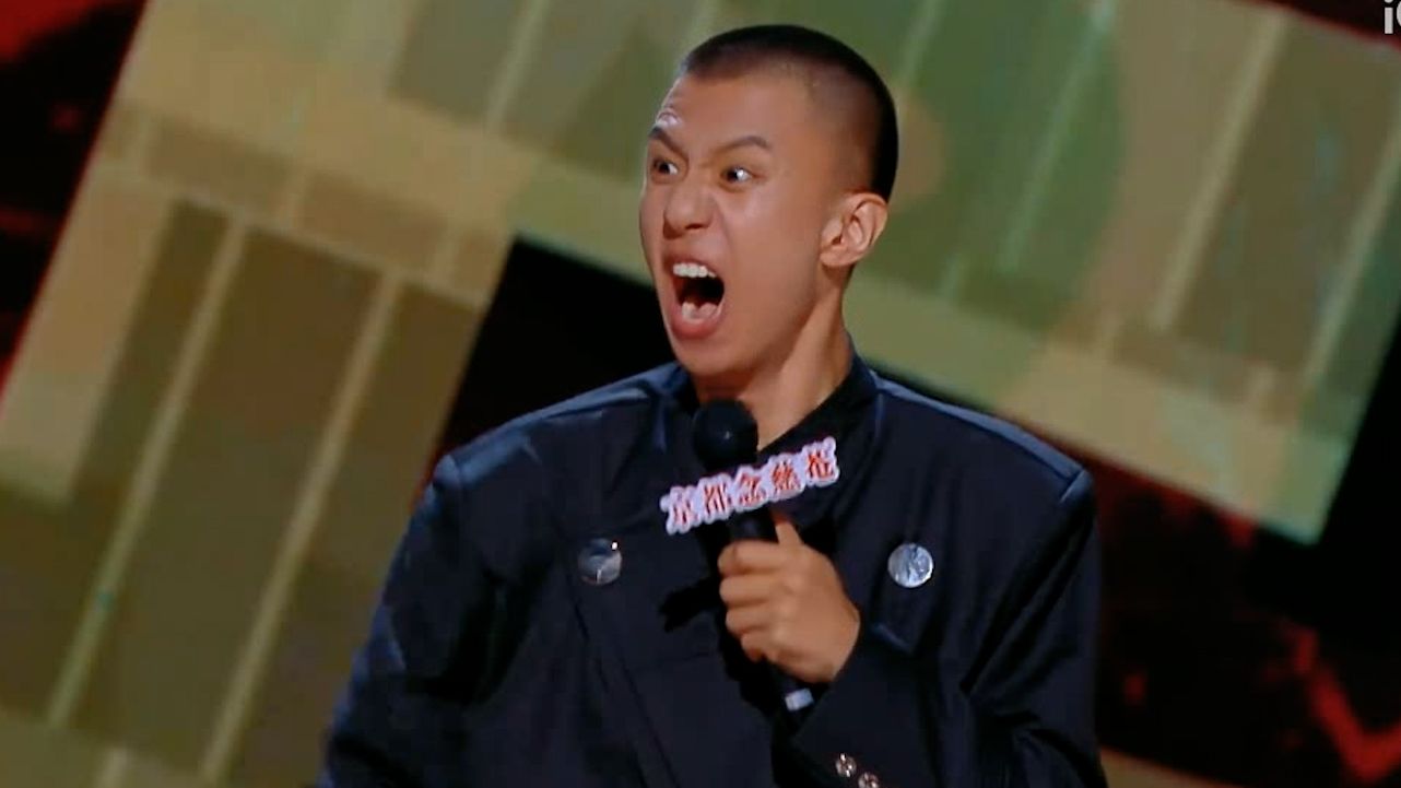 付航总决赛谢幕演出cos花泽类绝杀"想哭的时候你就翻跟斗";曾被心仪