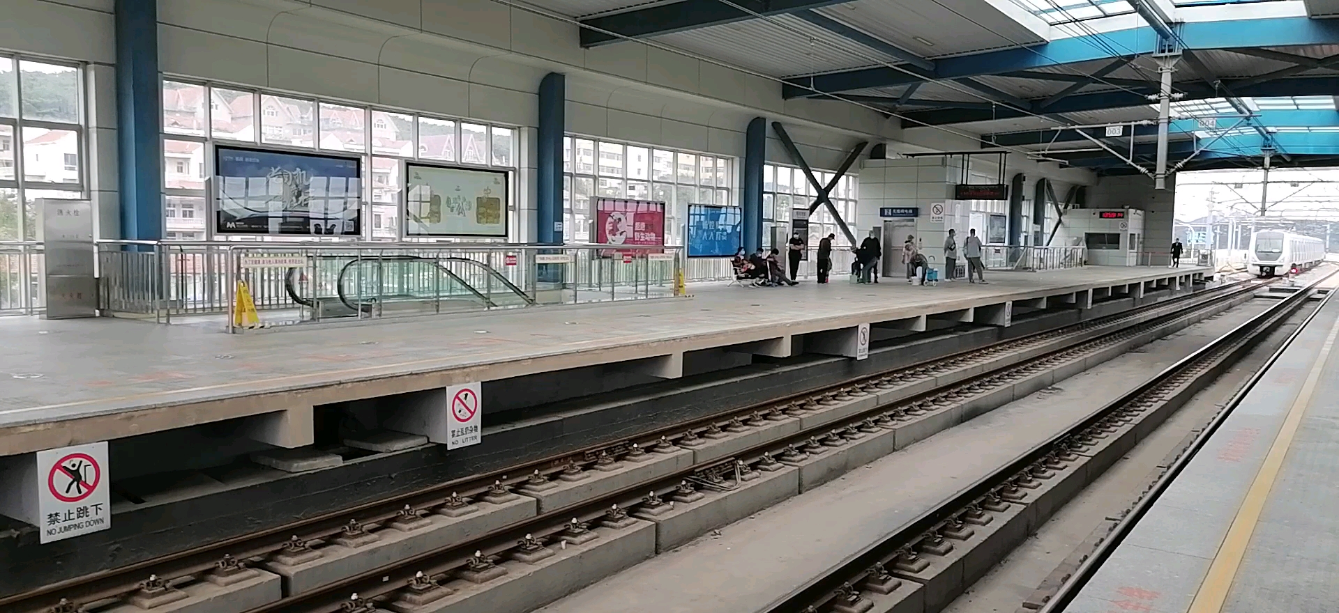 大连地铁12号线进站(高架)_哔哩哔哩_bilibili