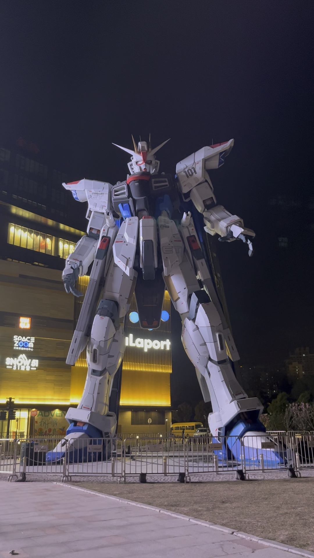 上海lalaport 18m高达灯光秀全过程